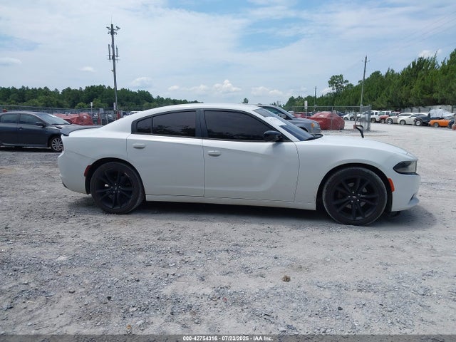 2C3CDXBG8HH657144 Dodge 2017