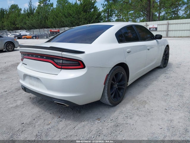 2C3CDXBG8HH657144 Dodge 2017