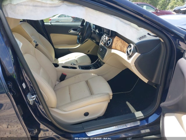 WDCTG4GB5HJ319949 Mercedes-Benz 270