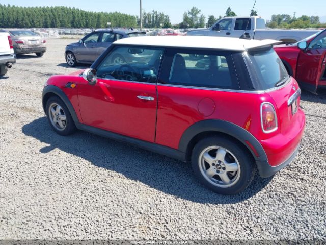 2010 MINI COOPER WMWMF3C57ATU78437 Photo 2