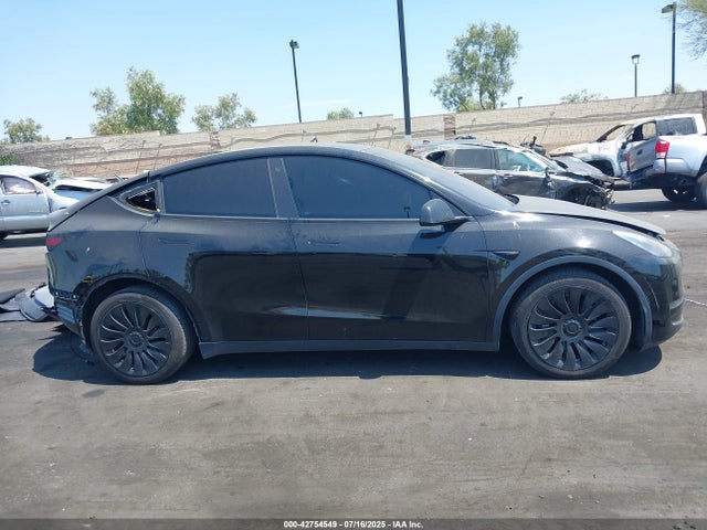 5YJYGDEE4MF067203 Tesla 2021