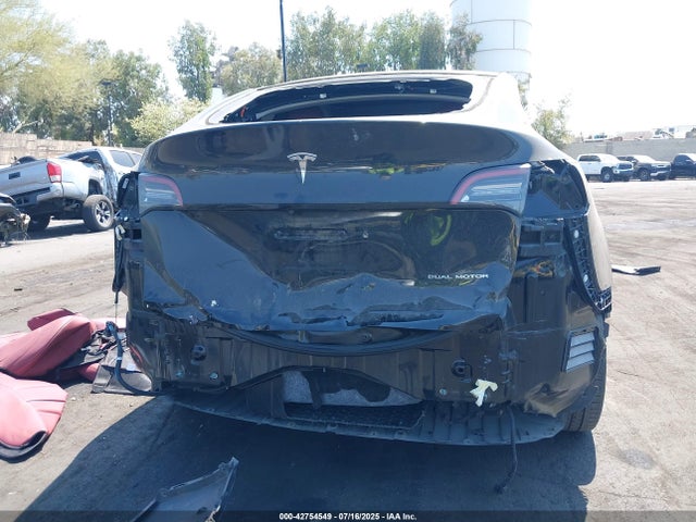2021 TESLA MODEL Y 5YJYGDEE4MF067203 Photo 5