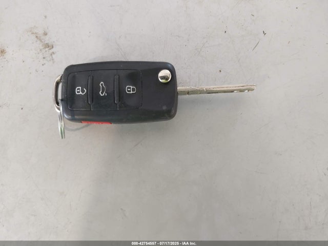 1VWAT7A33FC028442 Volkswagen Passat