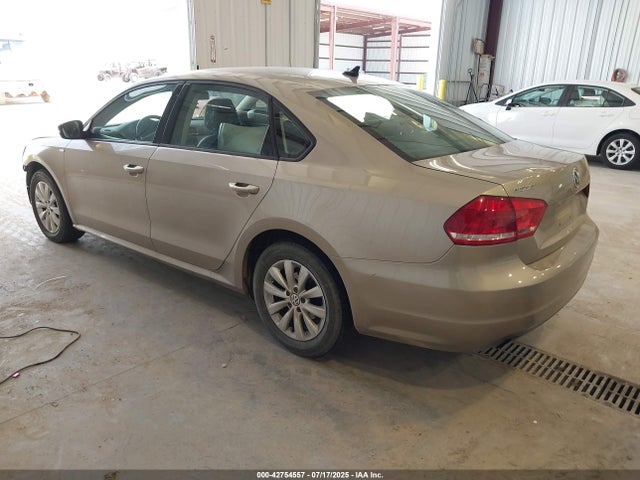 1VWAT7A33FC028442 Volkswagen Passat
