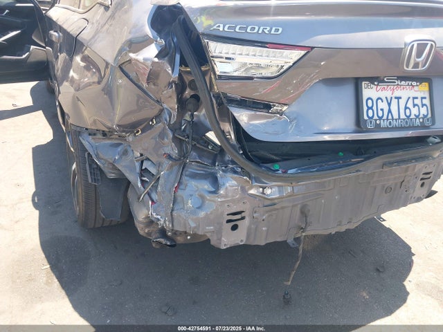 Honda l15be 2018 1HGCV1F39JA258732 Image 6