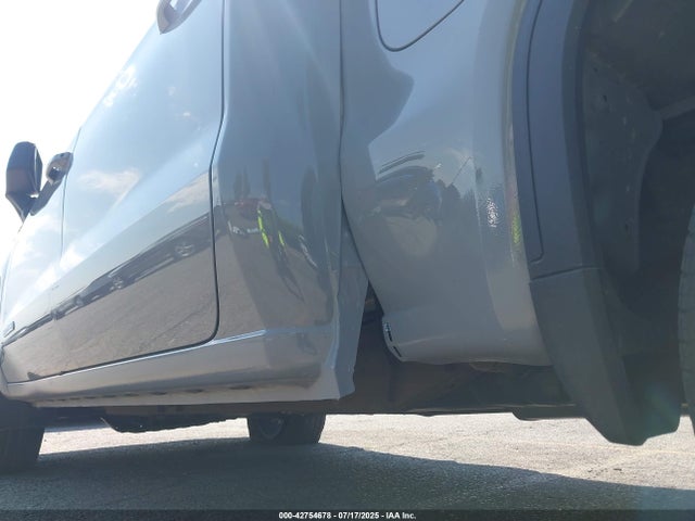 3GTPUCEK8RG385993 GMC l3b