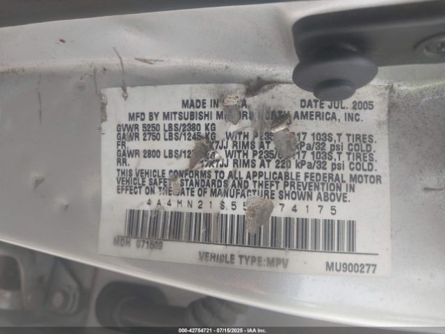 2005 MITSUBISHI ENDEAVOR 4A4MN21S55E074175 Photo 8