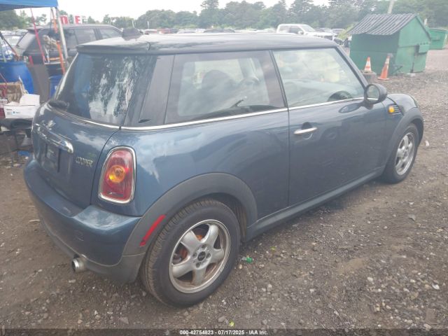 2010 MINI COOPER WMWMF3C55ATZ64356 Photo 3