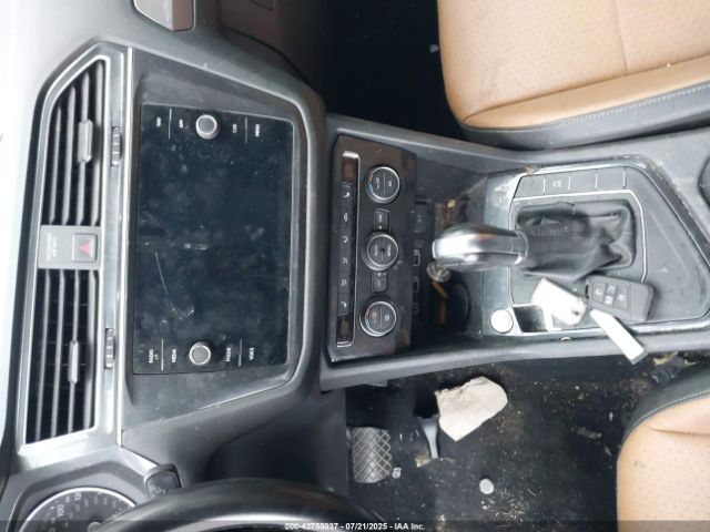 2018 VOLKSWAGEN TIGUAN 3VV3B7AX9JM017228 Photo 10