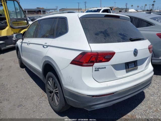 2018 VOLKSWAGEN TIGUAN 3VV3B7AX9JM017228 Photo 2