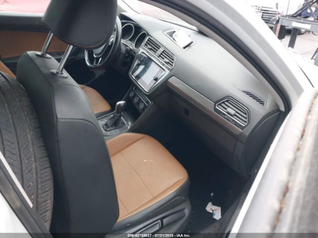 2018 VOLKSWAGEN TIGUAN 3VV3B7AX9JM017228 Photo 4