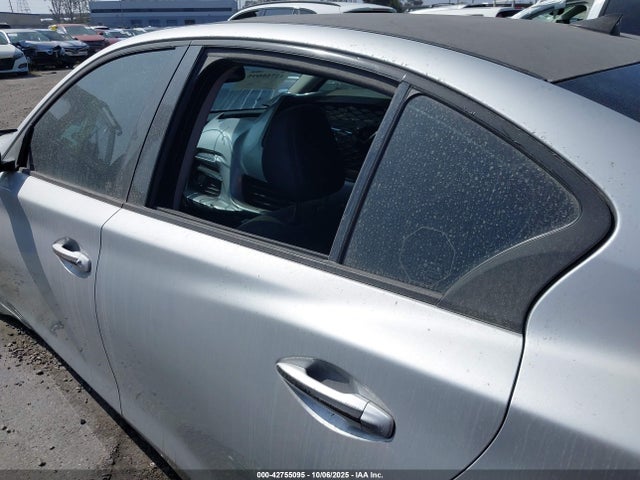 JN1EV7AP0HM733121 Infiniti Q50