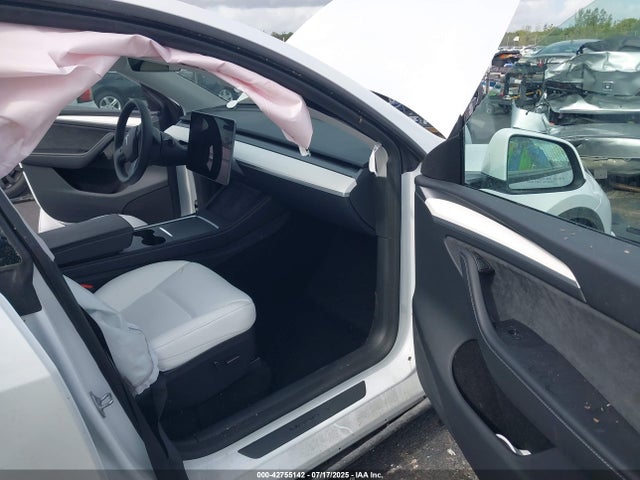 Tesla 2024 2024 7SAYGDED8RA332252 Image 5