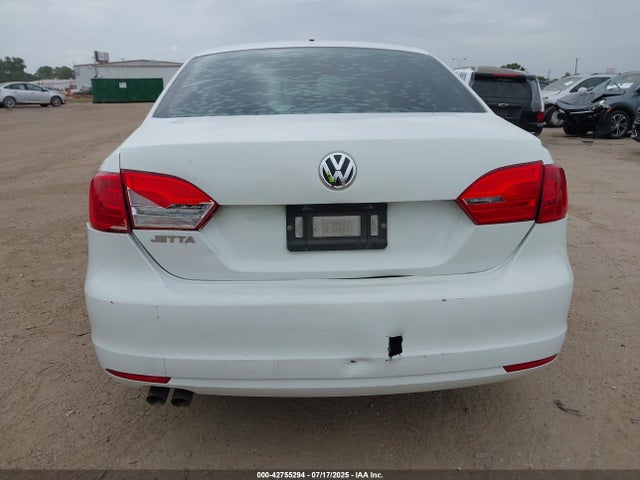 3VW2K7AJXEM431630 Volkswagen 2014
