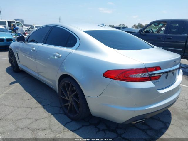 2014 JAGUAR XF SAJWA0ES5EPU12593 Photo 2