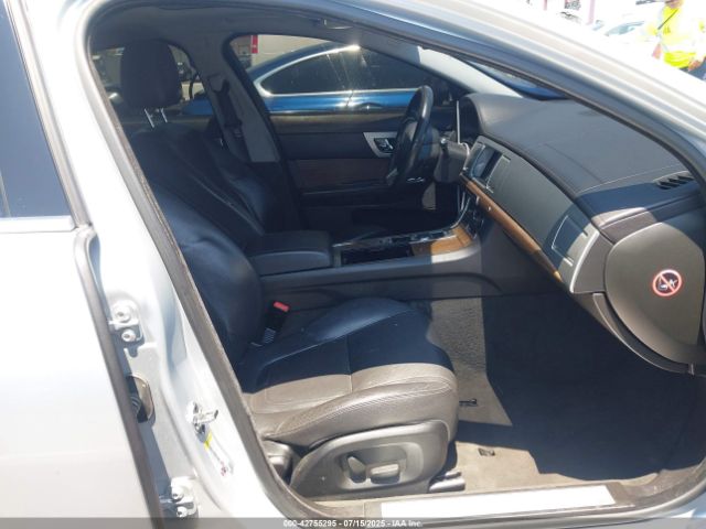 2014 JAGUAR XF SAJWA0ES5EPU12593 Photo 4
