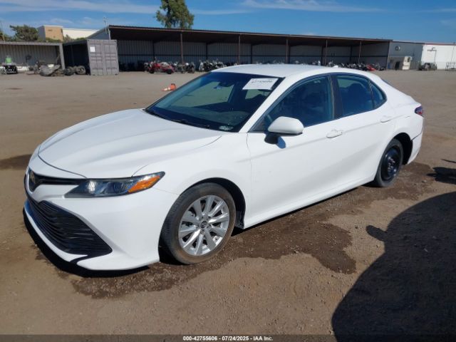 2019 TOYOTA CAMRY 4T1B11HK8KU241765 Photo 1