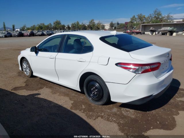 2019 TOYOTA CAMRY 4T1B11HK8KU241765 Photo 2