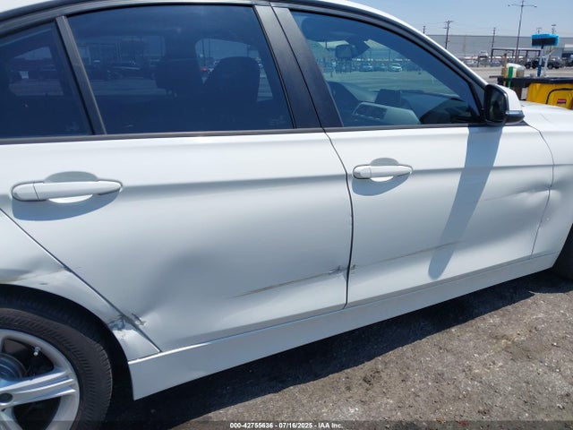 BMW 320i 2015 WBA3B1C51FK141111 Image 13