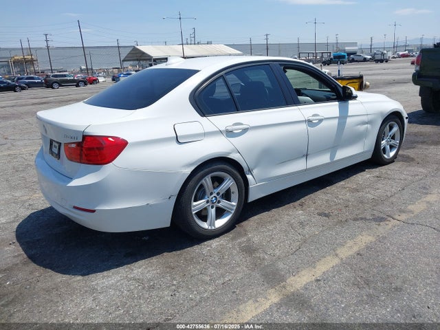 BMW 320i 2015 WBA3B1C51FK141111 Image 4
