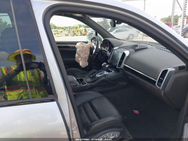 2017 PORSCHE CAYENNE WP1AA2A2XHKA84758 Photo 4