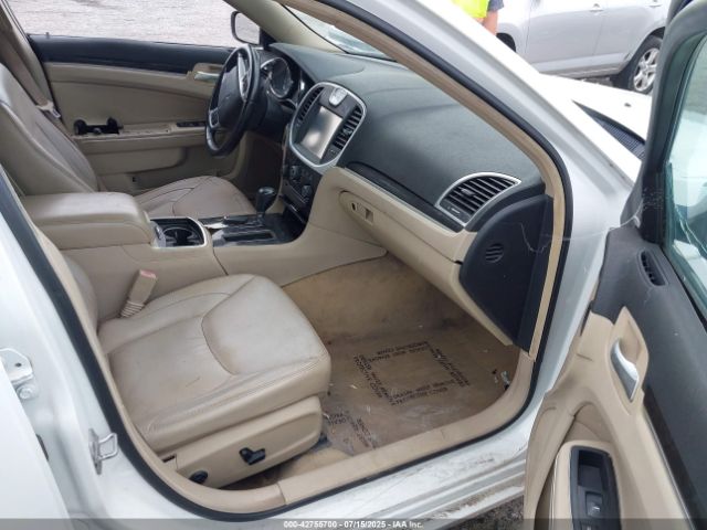 2011 CHRYSLER 300 2C3CA5CG0BH585567 Photo 4