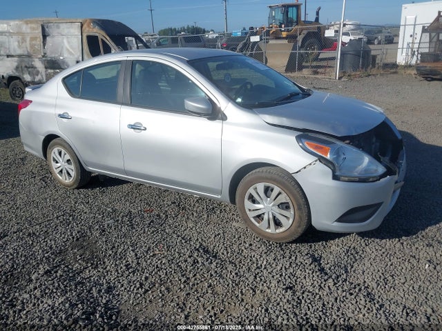 Nissan 2017 2017 3N1CN7AP2HK449965 головне зображення