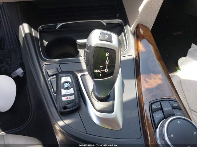 WBA8E1G58HNU14859 BMW 320i