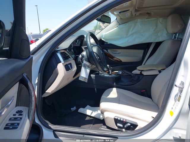 WBA8E1G58HNU14859 BMW 320i