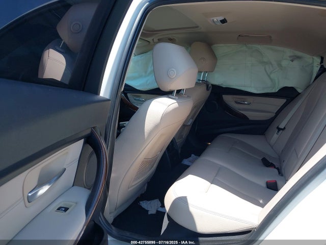 WBA8E1G58HNU14859 BMW 320i