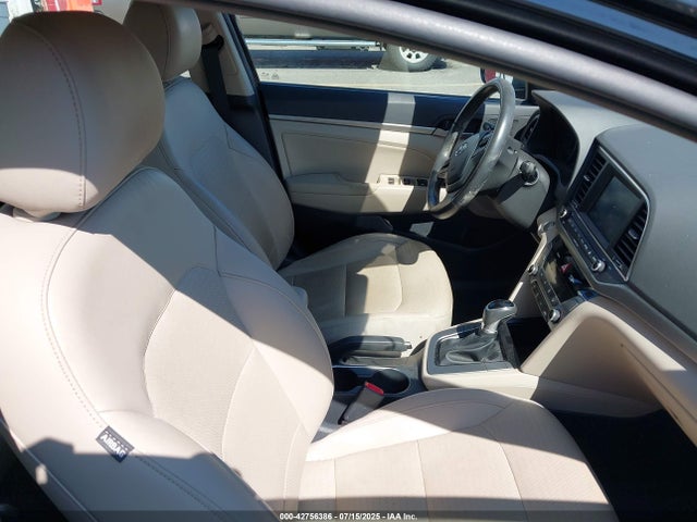 5NPD84LF4HH062453 Hyundai Elantra
