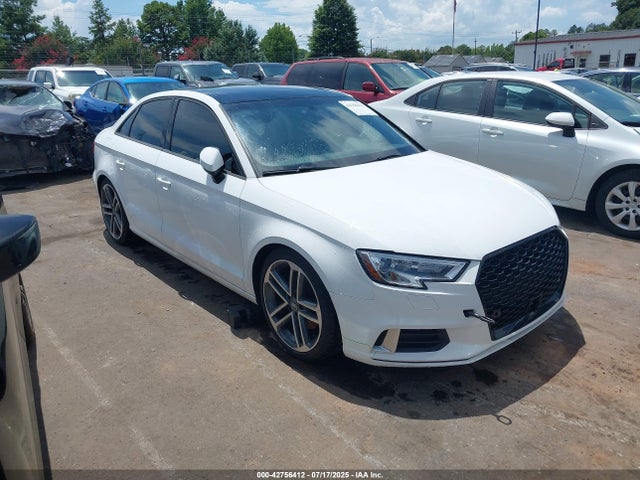 2017 AUDI A3 WAUAUGFF6H1042625 Photo 0