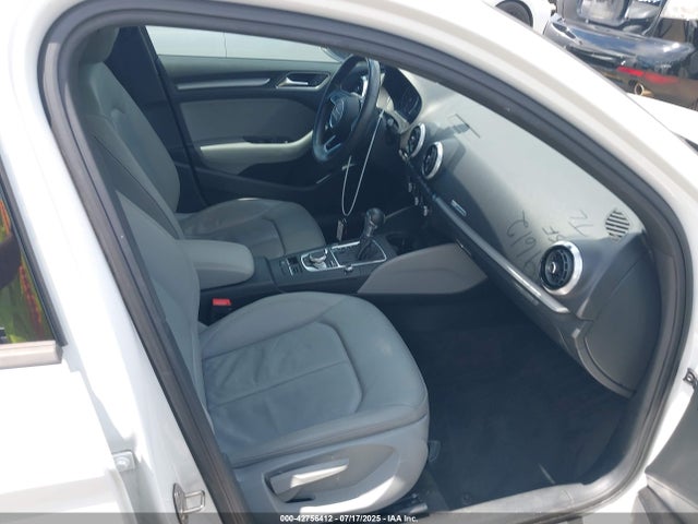 2017 AUDI A3 WAUAUGFF6H1042625 Photo 4