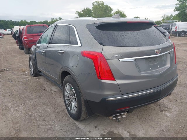 2018 CADILLAC XT5 1GYKNCRS1JZ212705 Photo 2