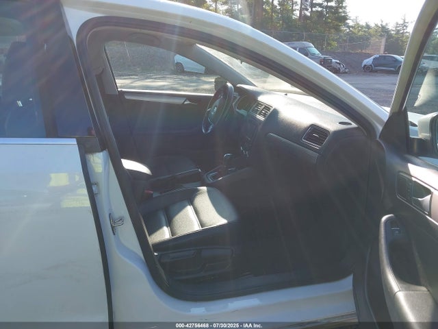 3VWD17AJ8FM415911 Volkswagen 1.8t