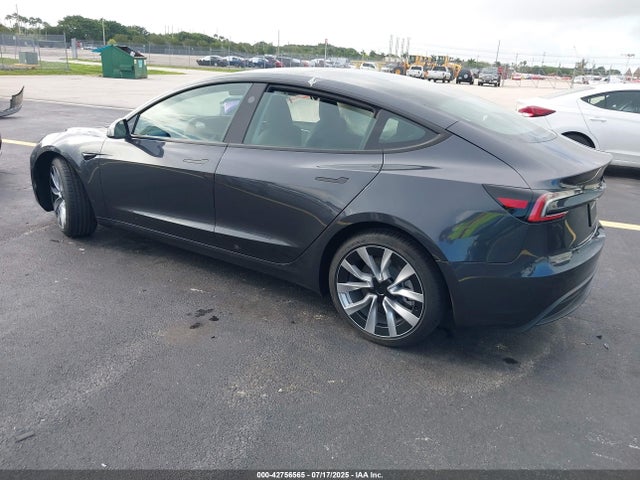 Tesla 2025 2025 5YJ3E1EA9SF972724 Image 3