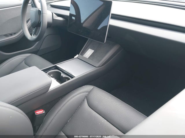 Tesla 2025 2025 5YJ3E1EA9SF972724 Image 5