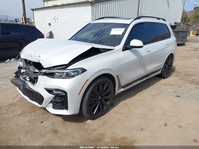 BMW X7 2021 5UXCW2C01M9F09360 Image 2