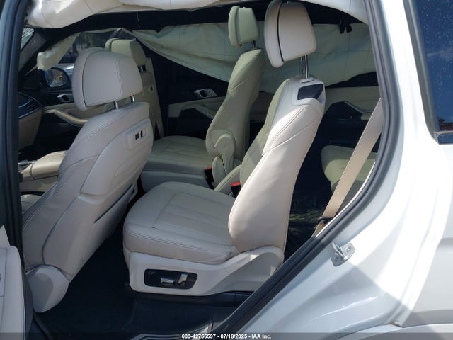 BMW X7 2021 5UXCW2C01M9F09360 Image 8