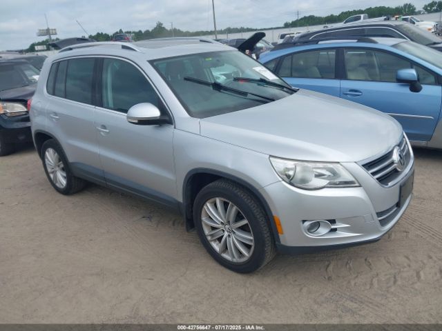 2011 VOLKSWAGEN TIGUAN WVGBV7AX2BW570219