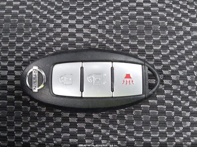 JN1BJ1CPXKW220530 Nissan 2019