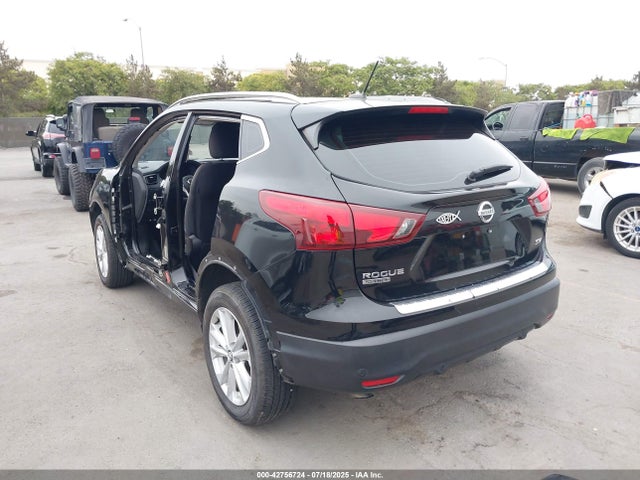JN1BJ1CPXKW220530 Nissan 2019