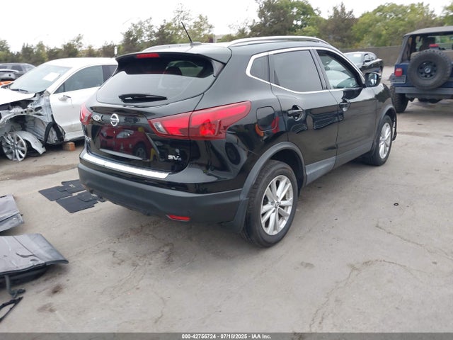 JN1BJ1CPXKW220530 Nissan 2019