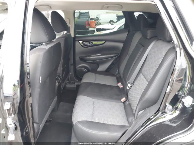 JN1BJ1CPXKW220530 Nissan 2019