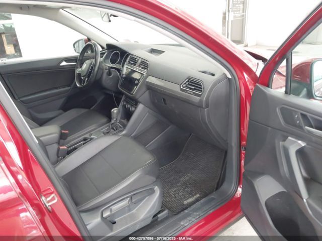 2019 VOLKSWAGEN TIGUAN 3VV3B7AX3KM146213 Photo 4