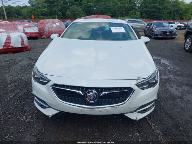 2018 Buick Regal Sportback Essence მანქანა იყიდება აუქციონზე, vin: W04GP6SX0J1047641, აუქციონის ნომერი: 42757200