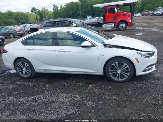 2018 Buick Regal Sportback Essence მანქანა იყიდება აუქციონზე, vin: W04GP6SX0J1047641, აუქციონის ნომერი: 42757200