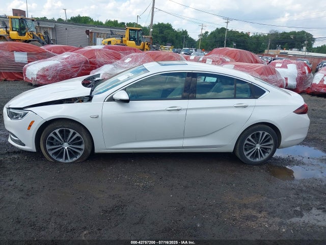 2018 Buick Regal Sportback Essence მანქანა იყიდება აუქციონზე, vin: W04GP6SX0J1047641, აუქციონის ნომერი: 42757200