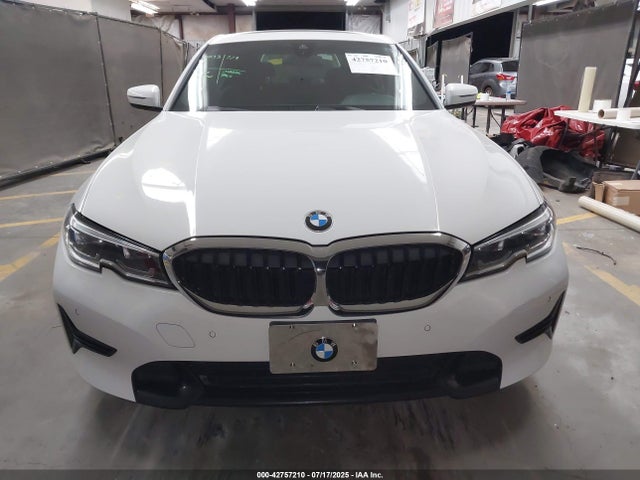 WBA5R1C51KFH18052 BMW 330I