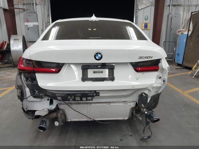 WBA5R1C51KFH18052 BMW 330I